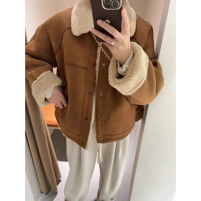 Manteau court en laine d'agneau