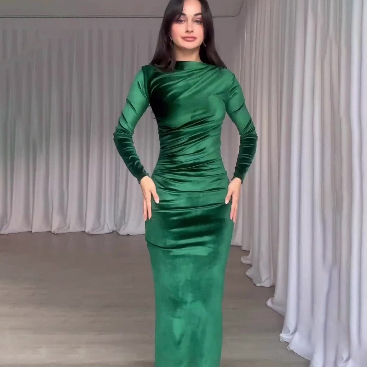 ÉMÉRALIA — Robe Velours Élégante