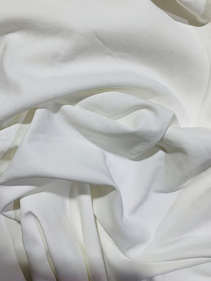 ELYNORA — Robe Longue Blanche Élégante