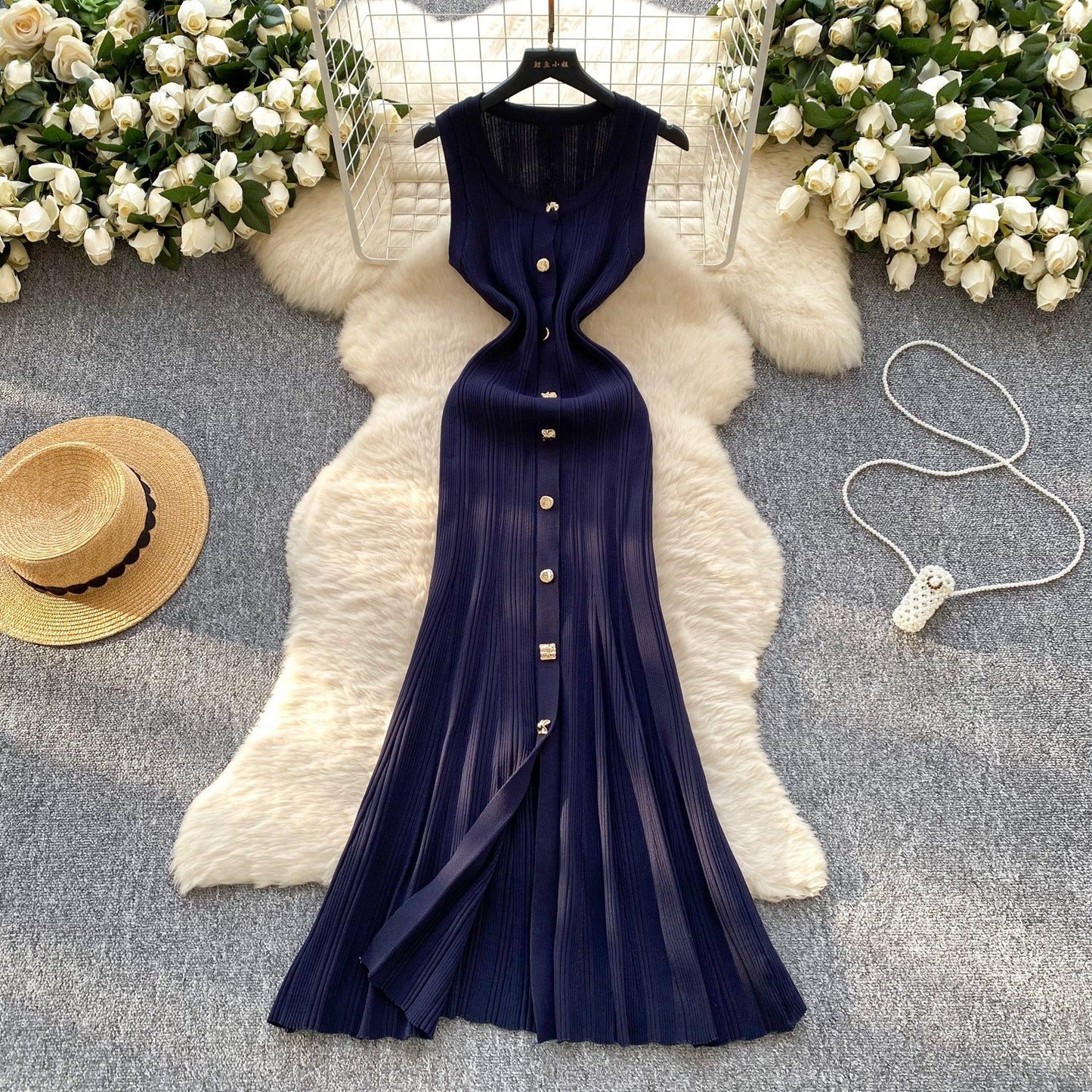 Robe en tricot sans manches à col rond