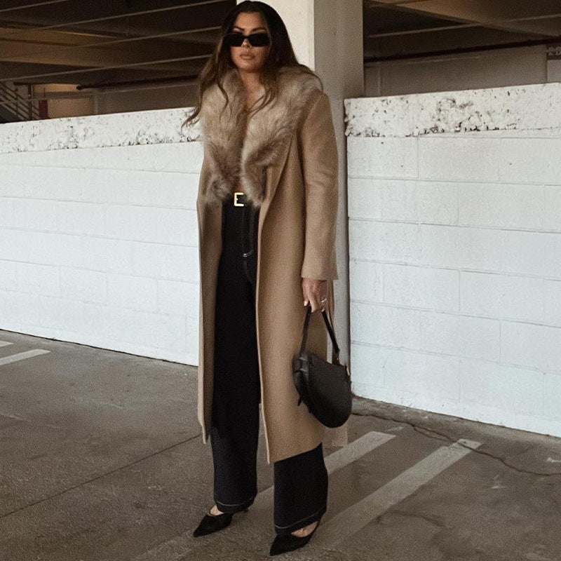 Manteau long en laine avec col en fourrure