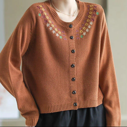 Emberia – Cardigan Rétro Brodé