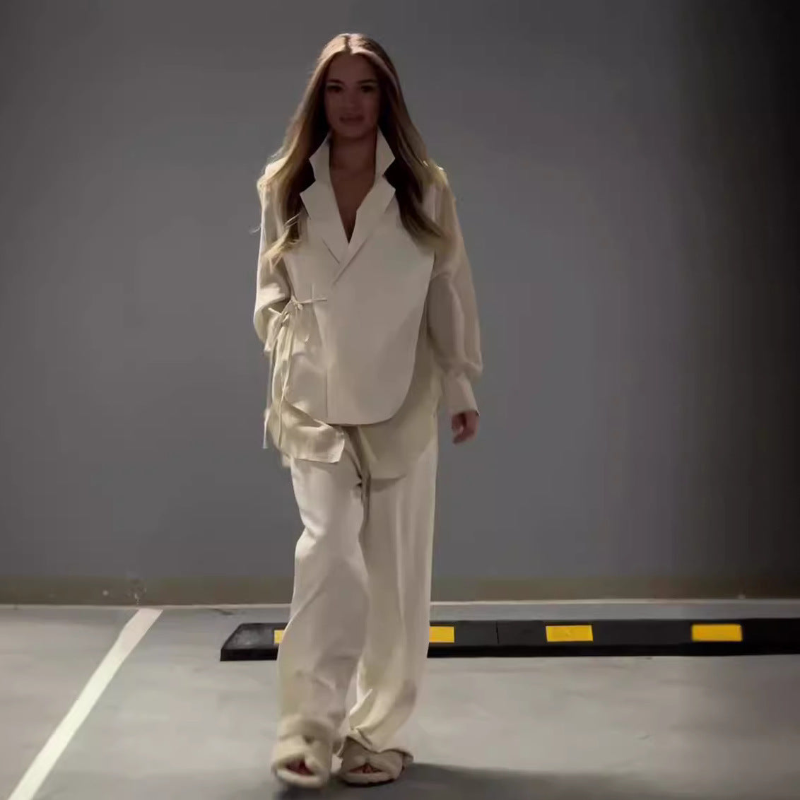 Tenue Chic Femme – Col V & Confort ✅