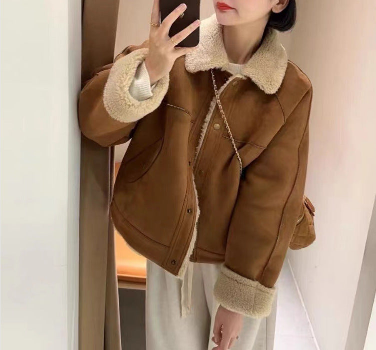 Manteau court en laine d'agneau