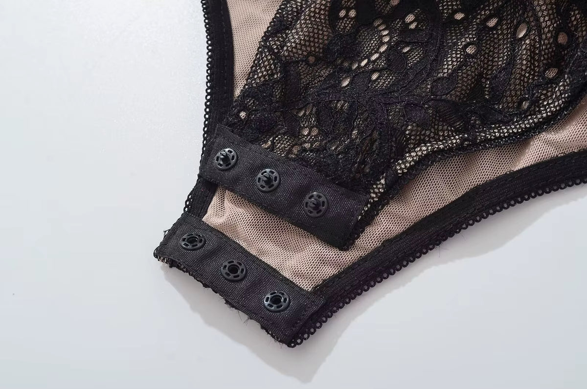 NÉVORIA — Body en Dentelle Floral à Bretelles