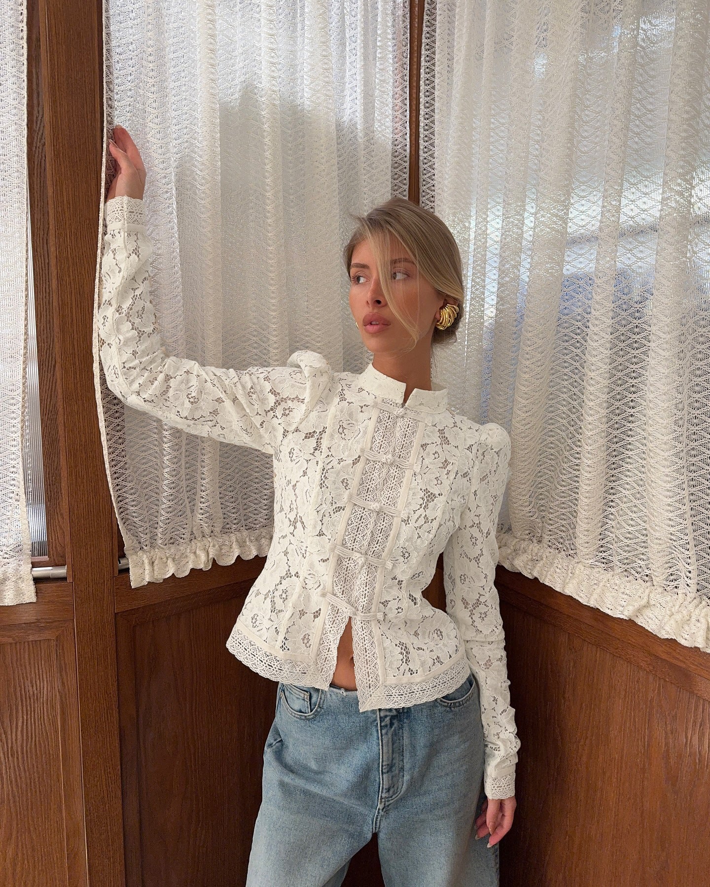 LYA — Chemise en Dentelle à Col Officier