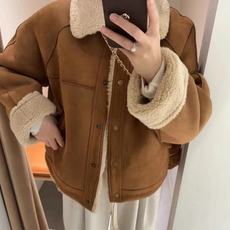 Manteau court en laine d'agneau
