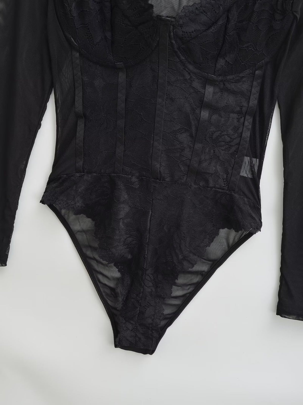 VÉRANIA — Body Corset en Dentelle Noir à Manches Longues