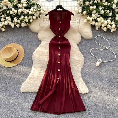 Robe en tricot sans manches à col rond