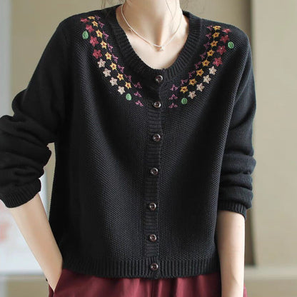 Emberia – Cardigan Rétro Brodé