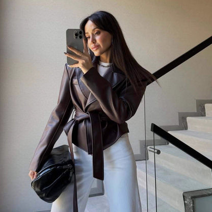 Valéria – Veste en Cuir PU Intemporel