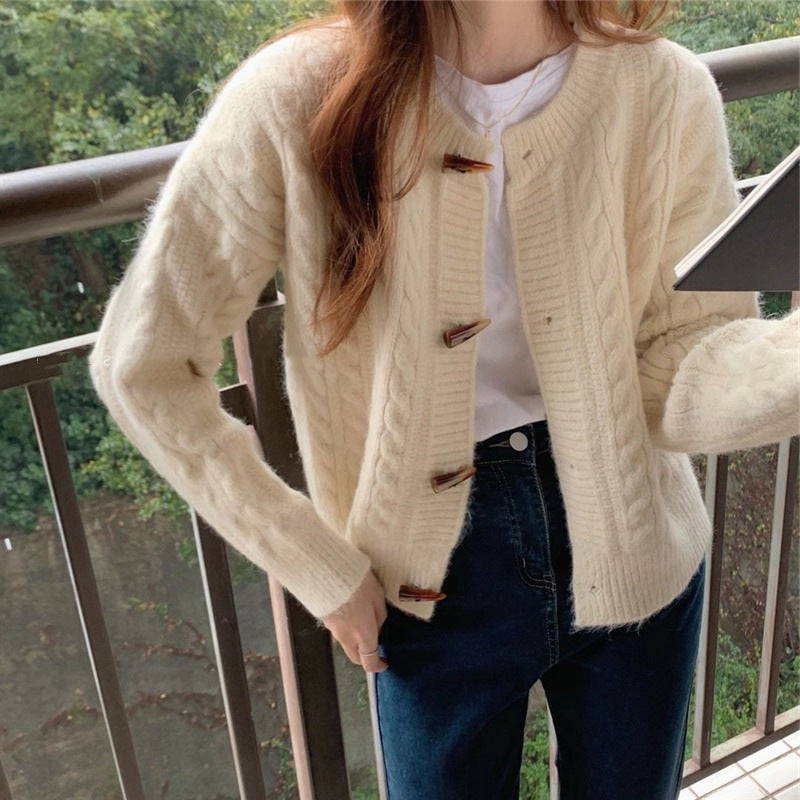 Pull court en maille côtelée à boutons