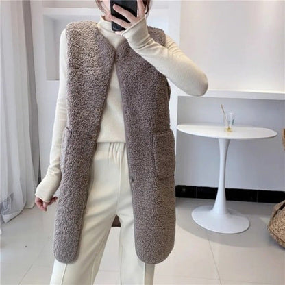 Gilet mi-long en laine d'agneau style fourrure
