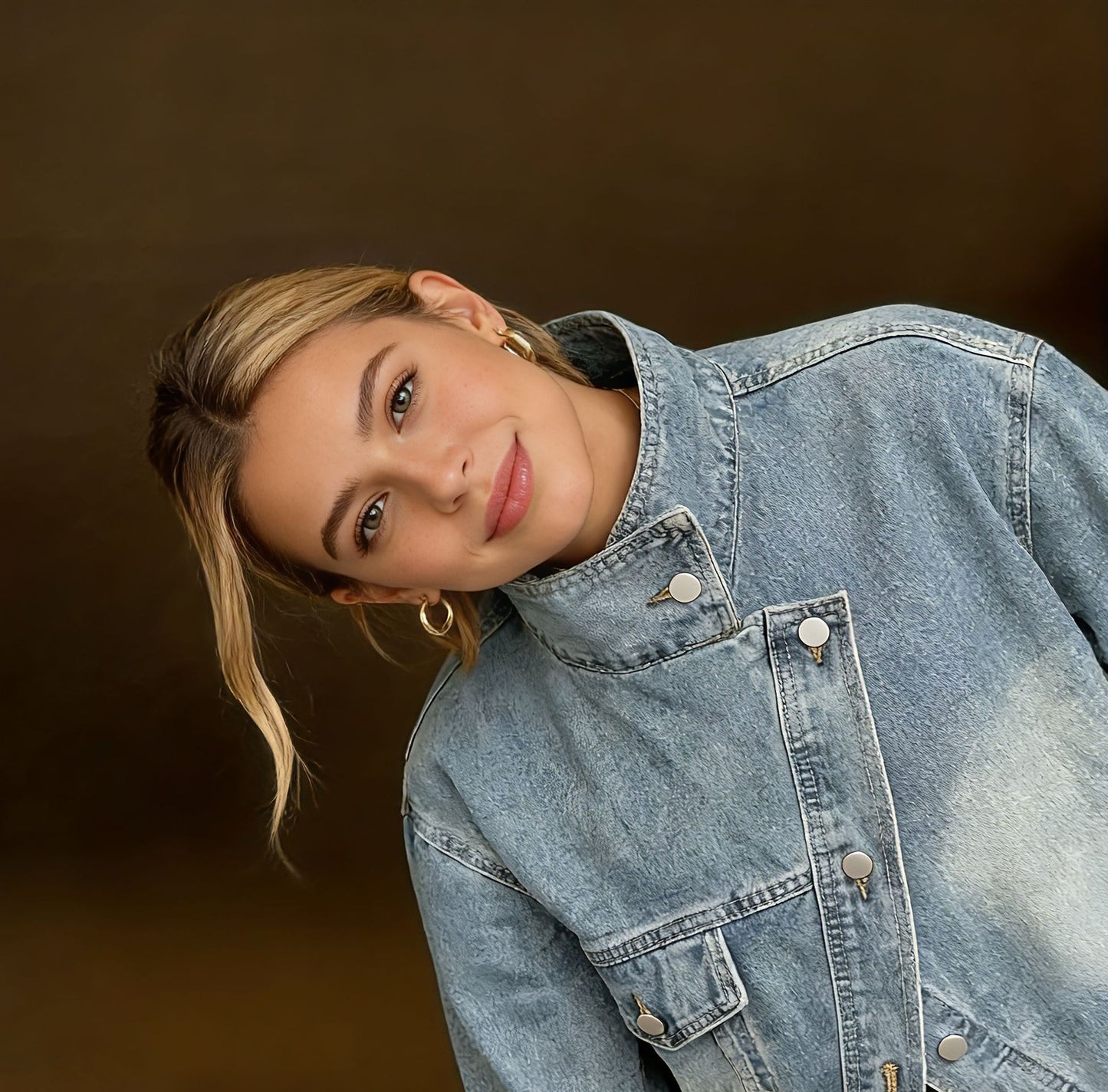 Denira – Veste Denim Moderne à Poche Unique