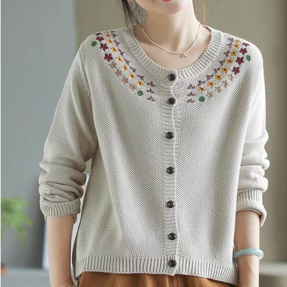 Emberia – Cardigan Rétro Brodé